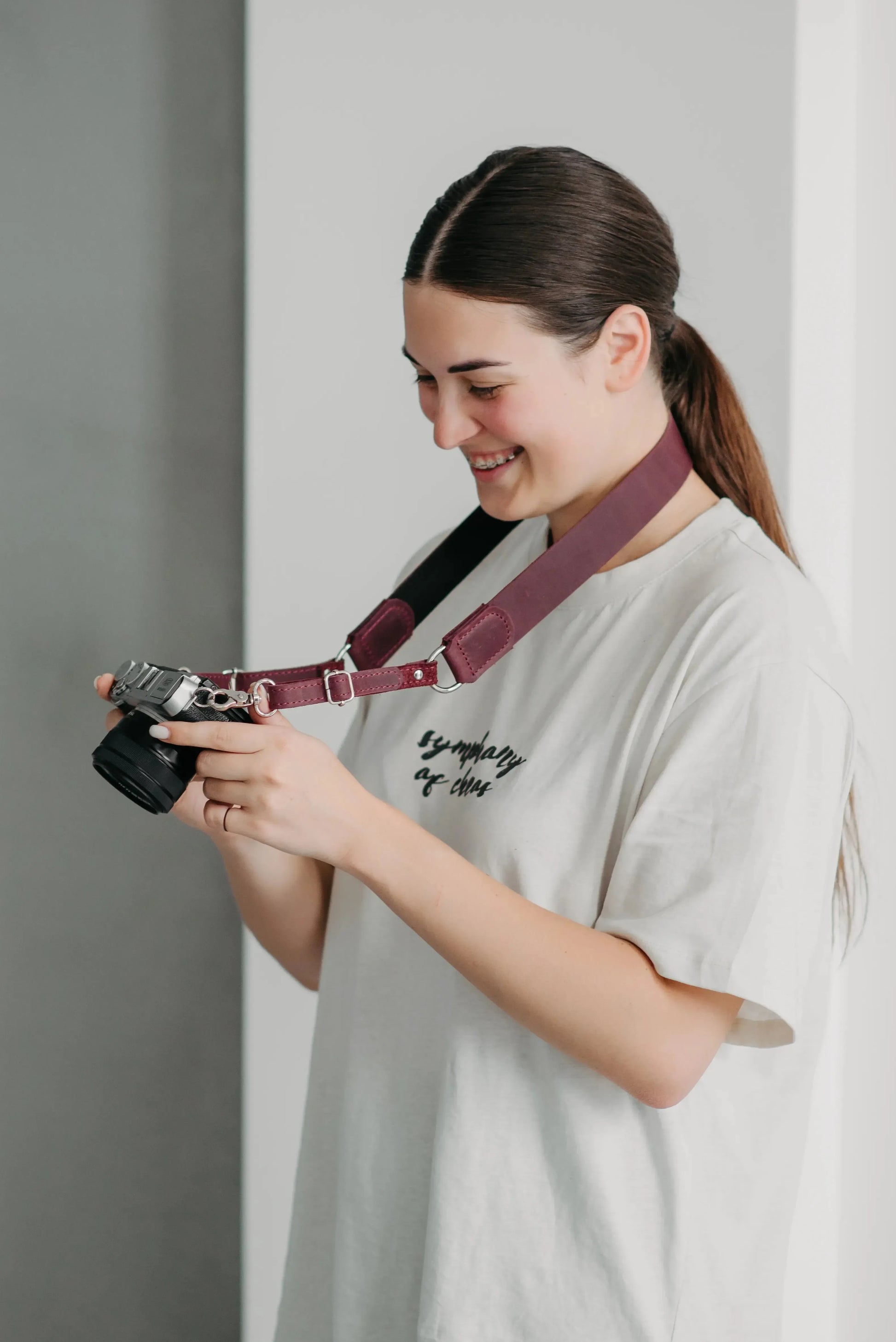 Distressed Leather Camera Strap – Quick Release & Secure Fit
