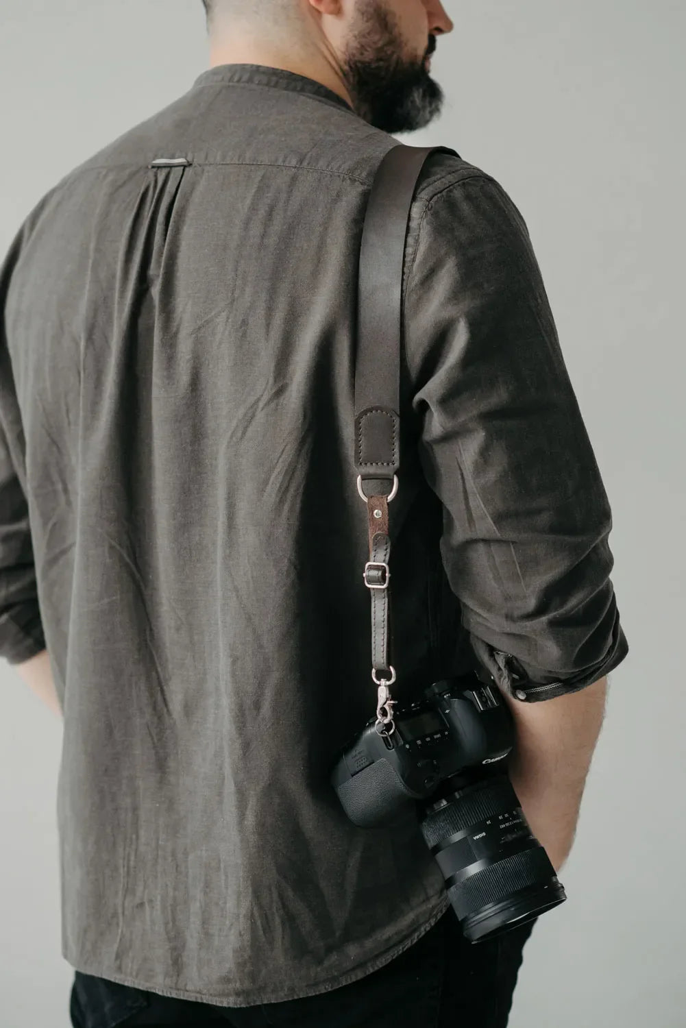 Distressed Leather Camera Strap – Quick Release & Secure Fit