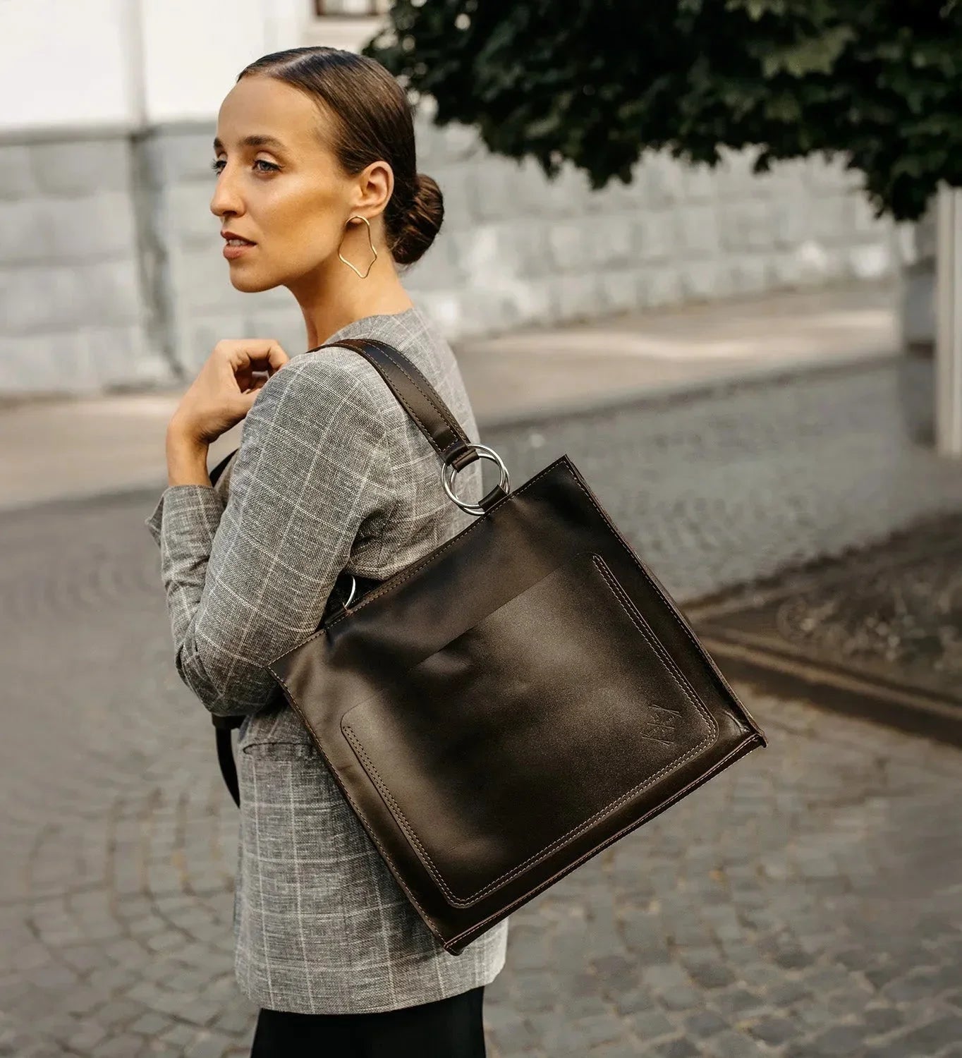 Smooth Leather Tote Bag with Handle | Confident