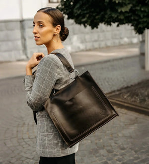 Smooth Leather Tote Bag with Handle | Confident