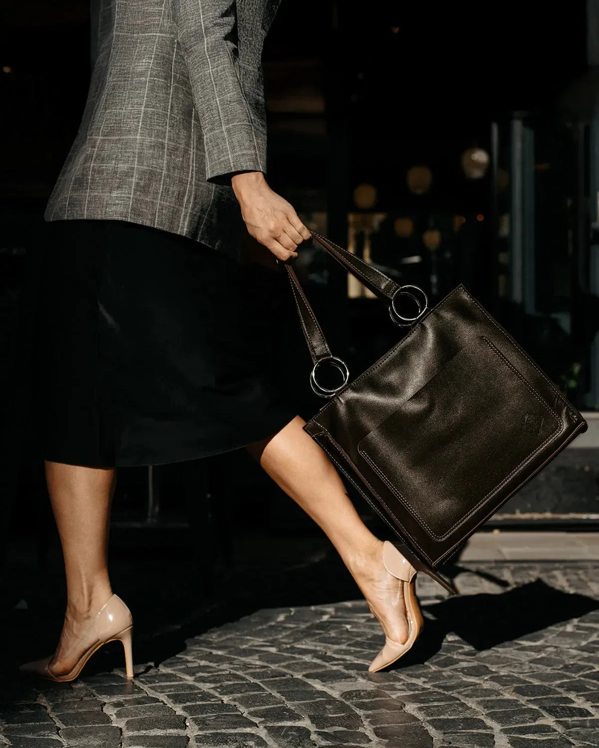 Smooth Leather Tote Bag with Handle | Confident