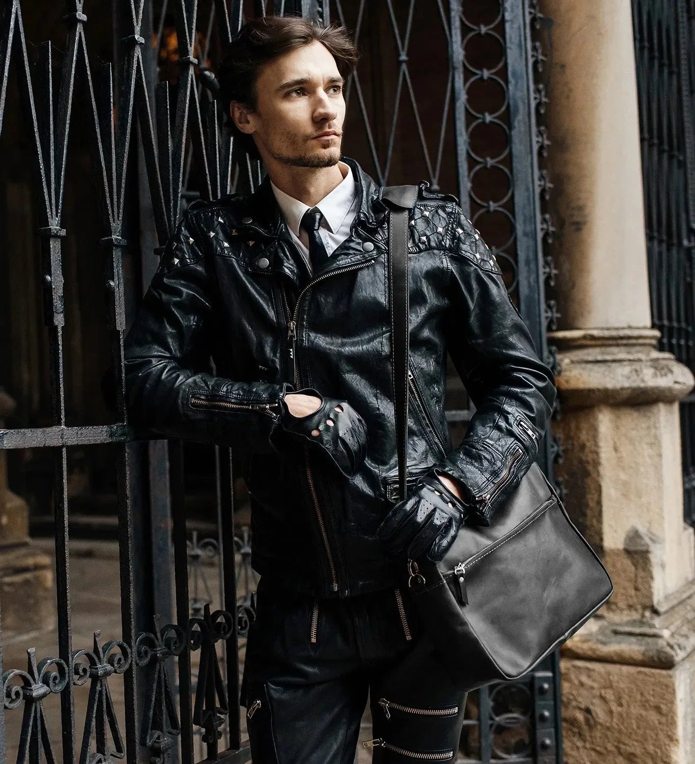 Everyday Leather Messenger with Zip | Squad