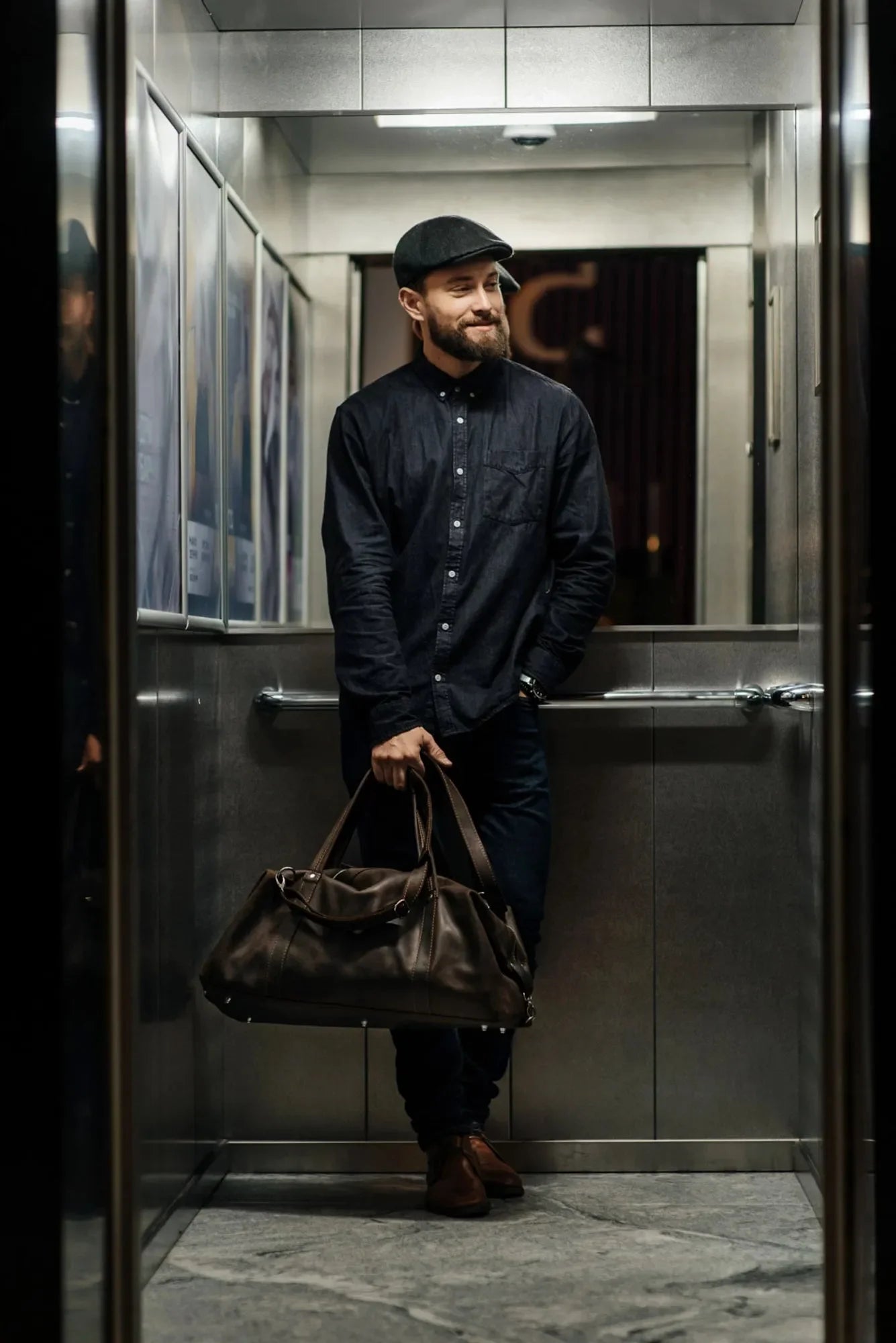 Handmade Distressed Leather Duffel – Travel Bag for Men | Stout M/L