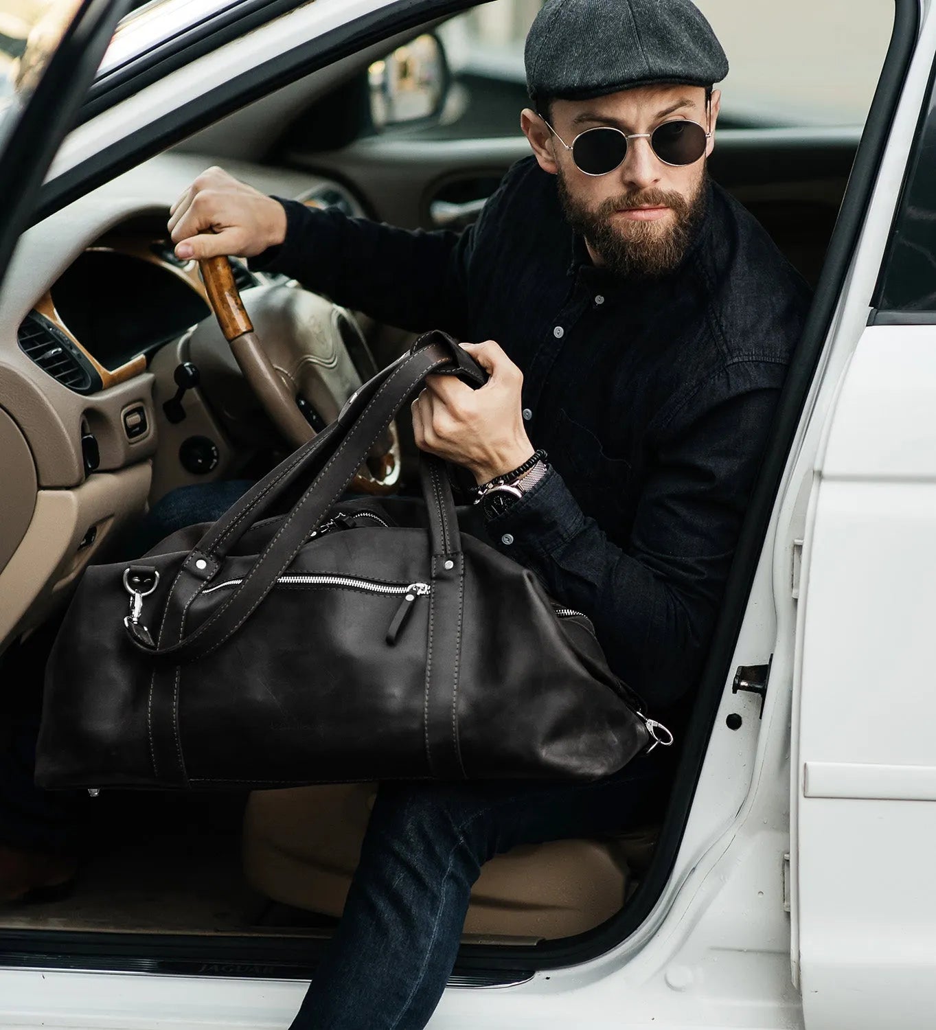 Handmade Distressed Leather Duffel – Travel Bag for Men | Stout M/L