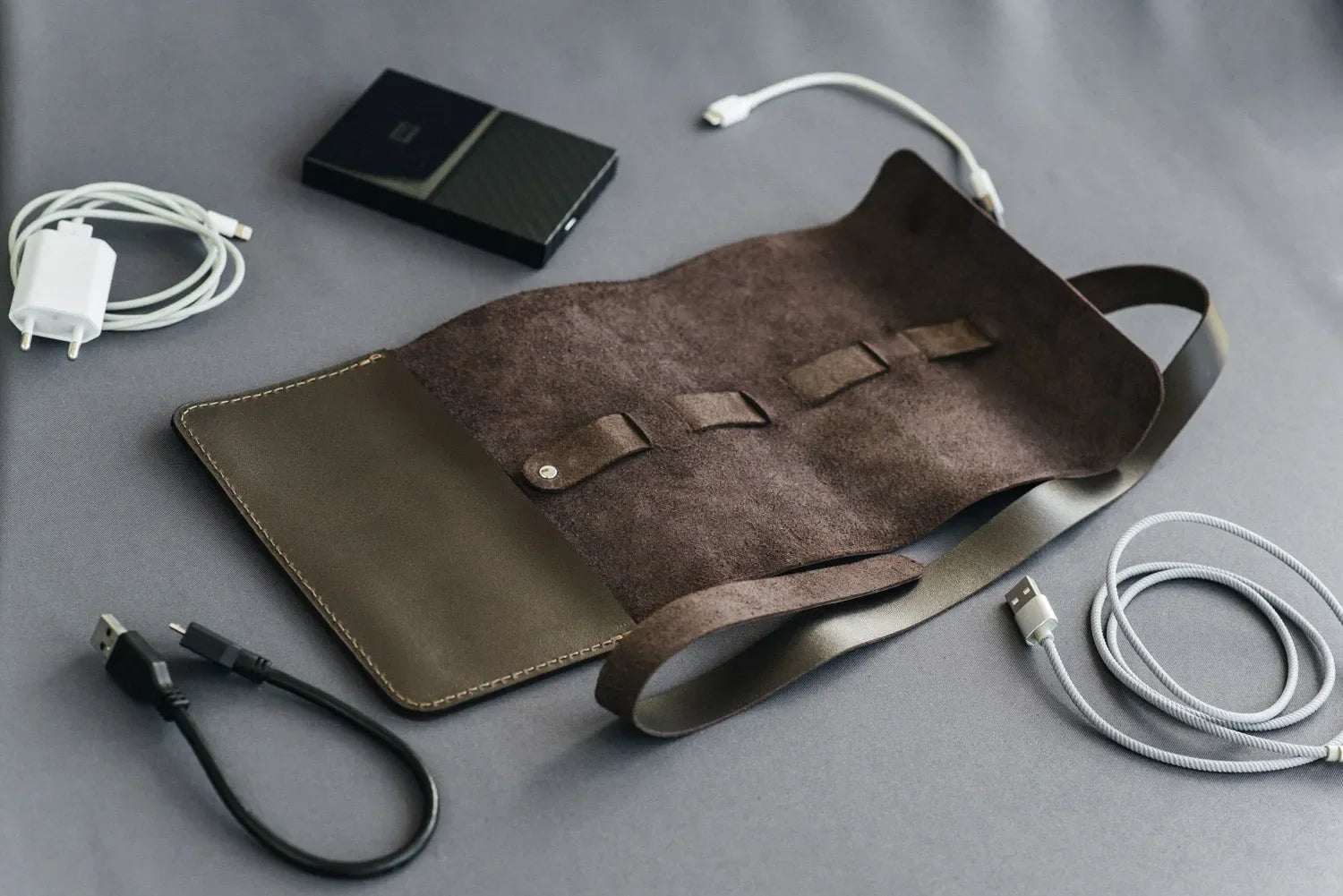 Roll-Up Leather Cord & Tools Wrap – Smooth Finish