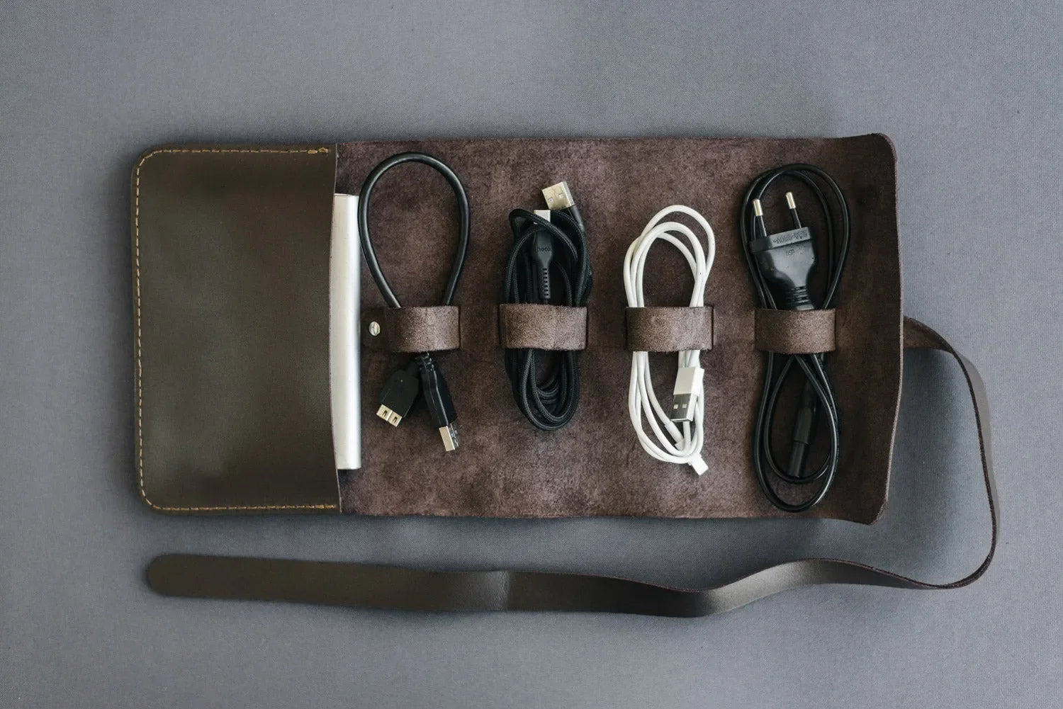 Roll-Up Leather Cord & Tools Wrap – Smooth Finish