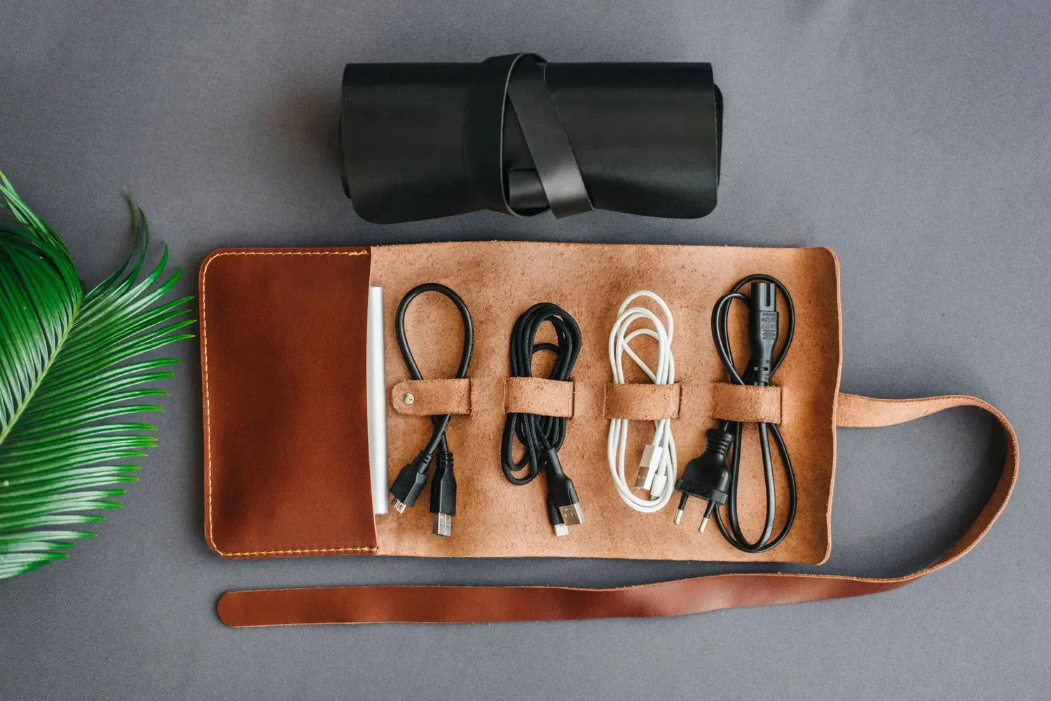 Roll-Up Leather Cord & Tools Wrap – Smooth Finish