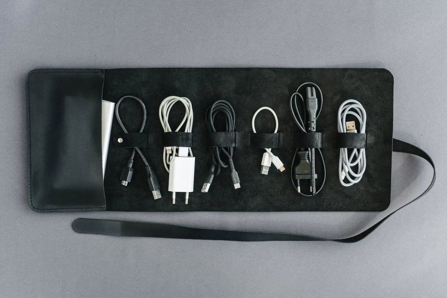 Roll-Up Leather Cord & Tools Wrap – Smooth Finish