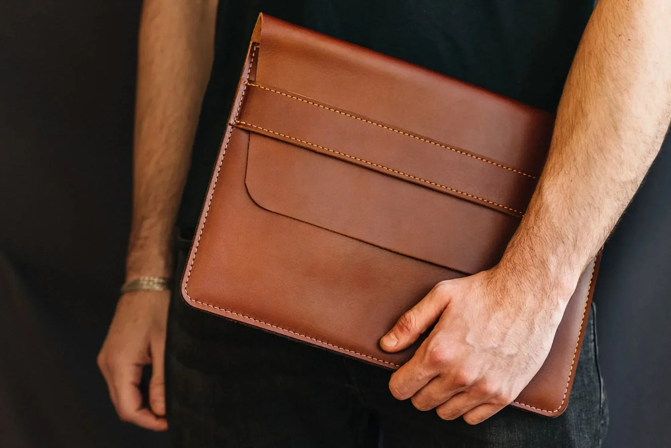 Timeless Leather MacBook Sleeve – All Sizes with Felt Lining