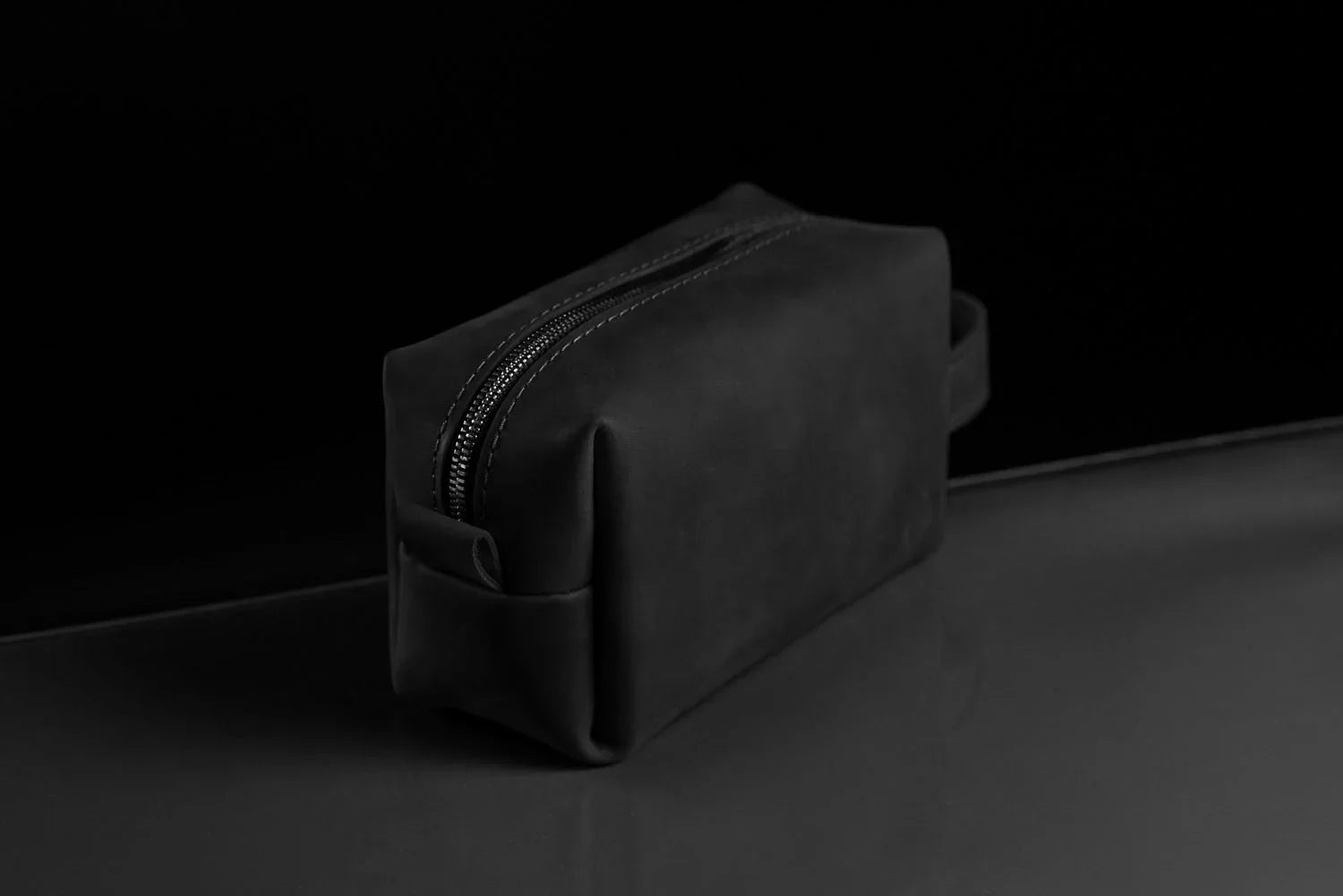 Waxed Matte Leather Dopp Kit – Travel Organizer