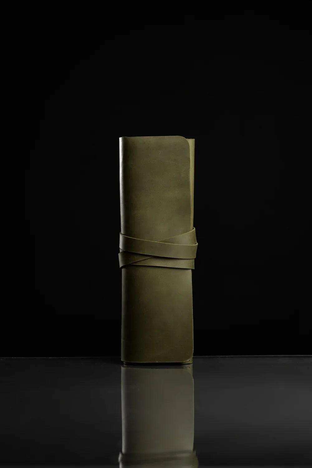 Leather Brush Roll Organizer – Waxed Matte Leather for Brushes & Tools