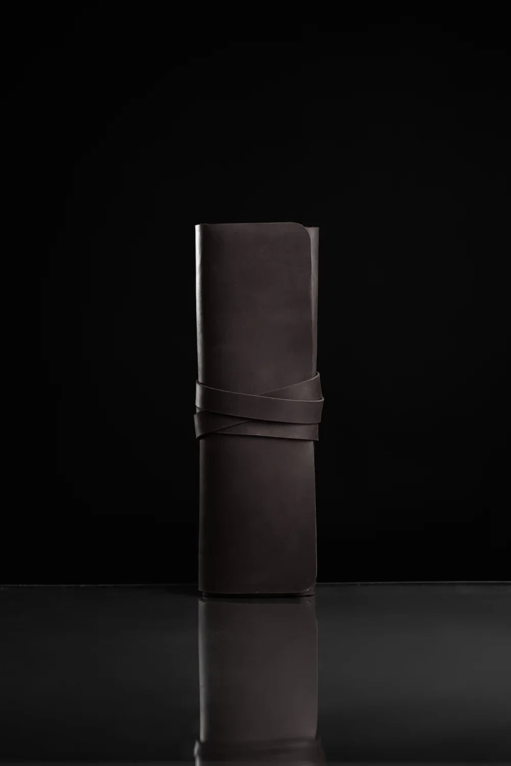 Leather Brush Roll Organizer – Waxed Matte Leather for Brushes & Tools