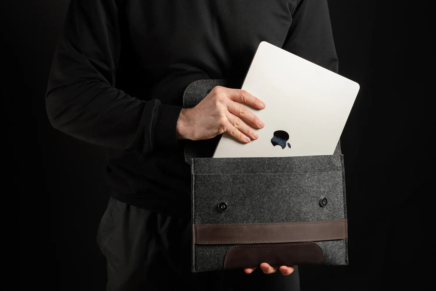 Waxed Matte Leather & Wool Macbook Holder with Magnet Closure