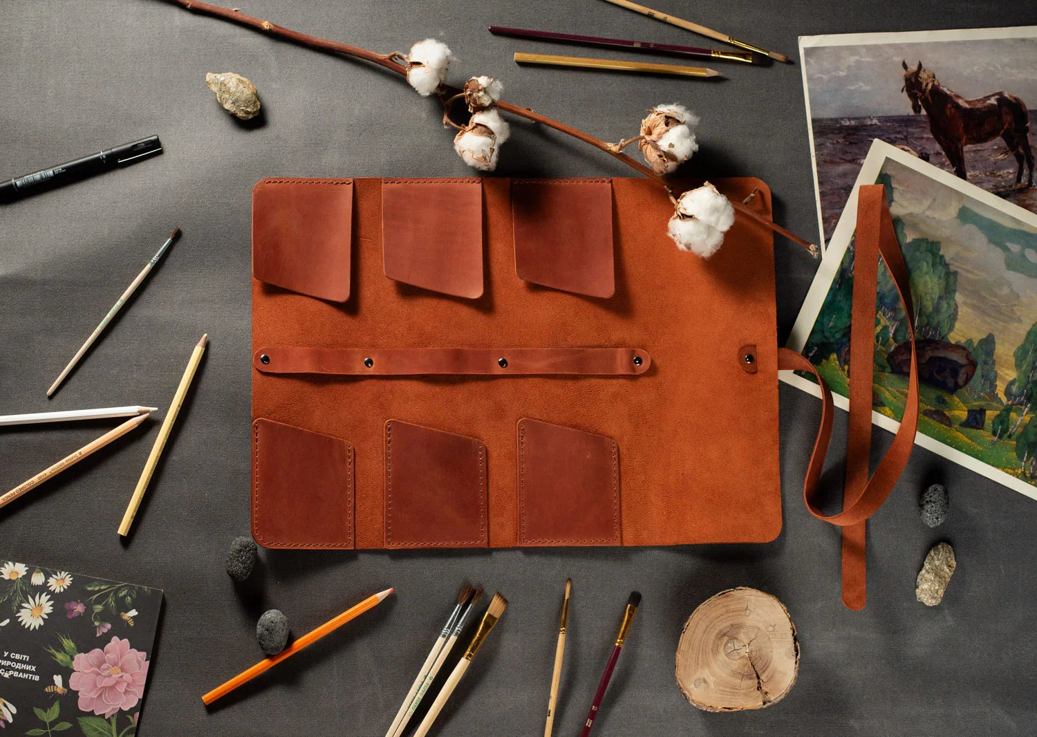 Leather Brush Roll Organizer – Waxed Matte Leather for Brushes & Tools