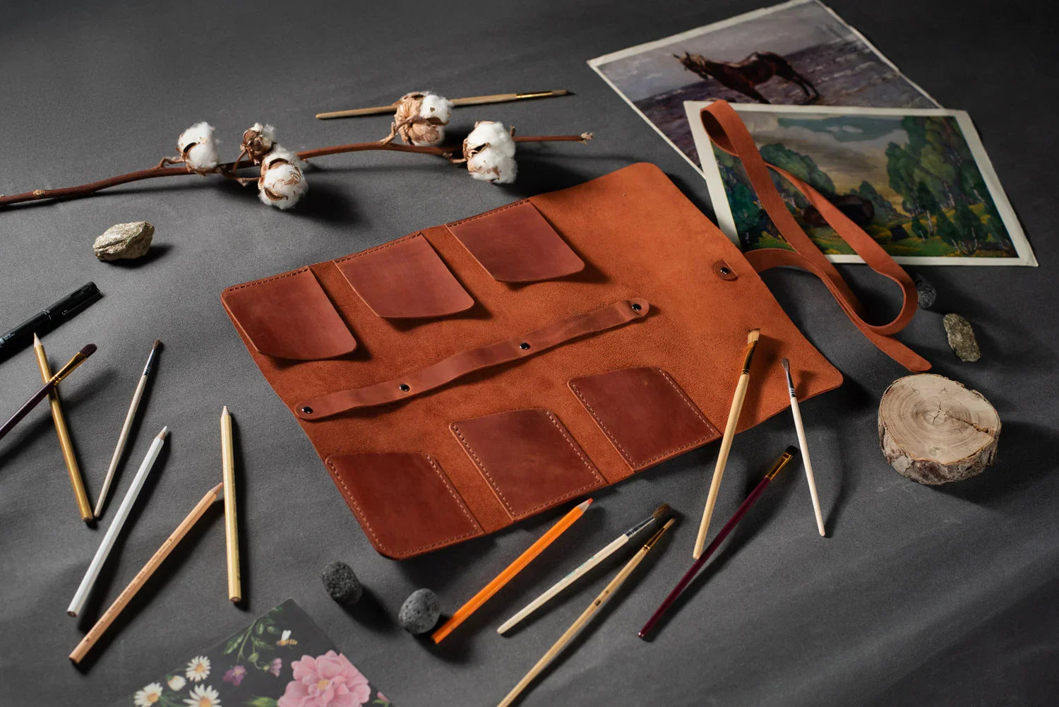 Leather Brush Roll Organizer – Waxed Matte Leather for Brushes & Tools