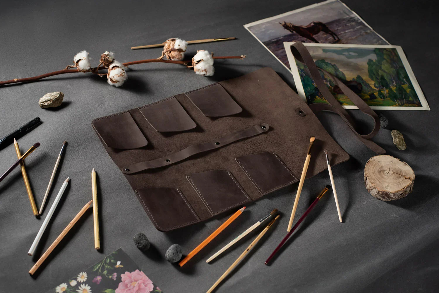 Leather Brush Roll Organizer – Waxed Matte Leather for Brushes & Tools