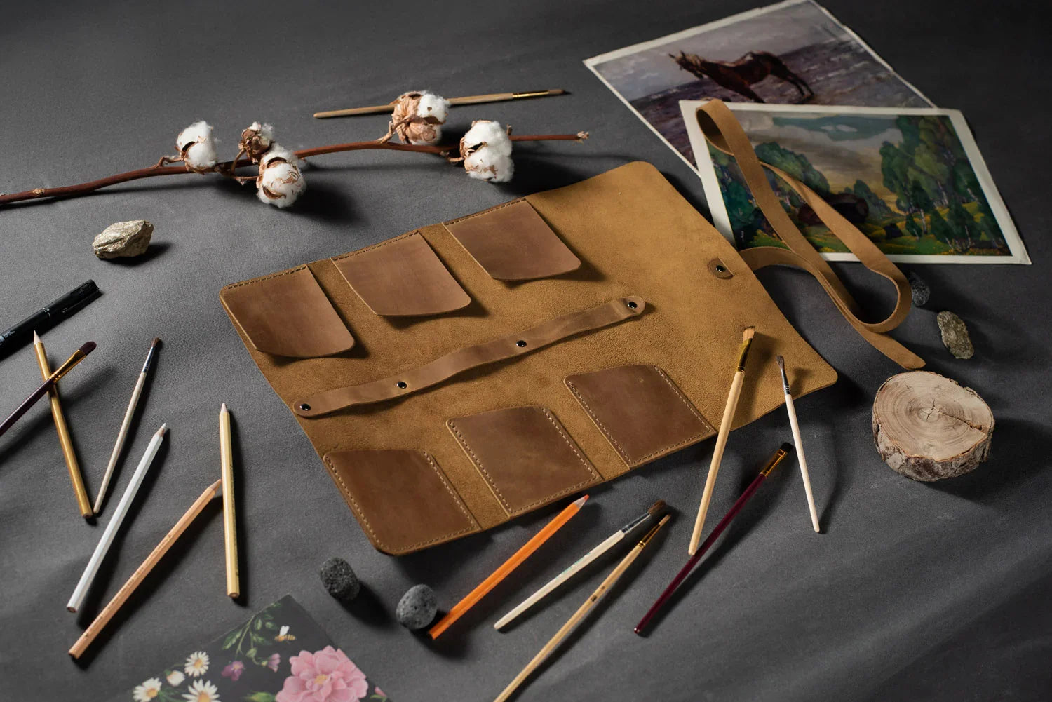 Leather Brush Roll Organizer – Waxed Matte Leather for Brushes & Tools