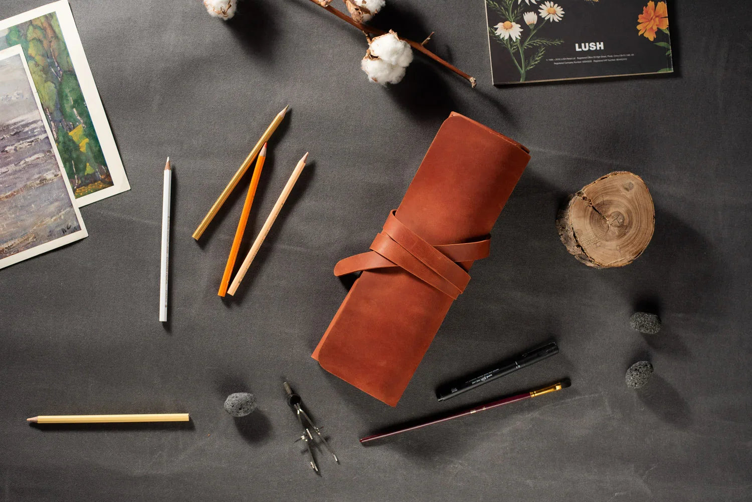 Leather Brush Roll Organizer – Waxed Matte Leather for Brushes & Tools