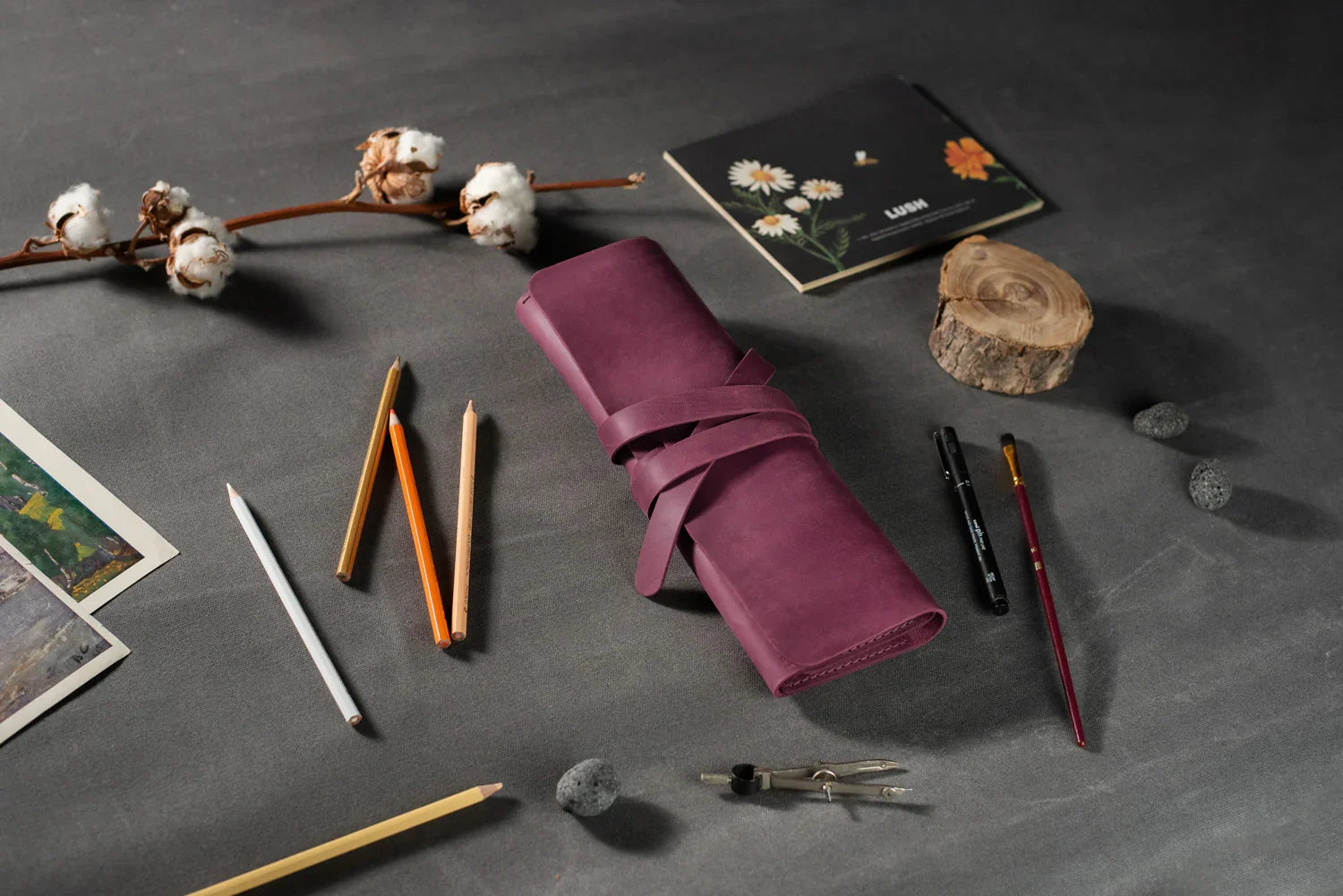 Leather Brush Roll Organizer – Waxed Matte Leather for Brushes & Tools