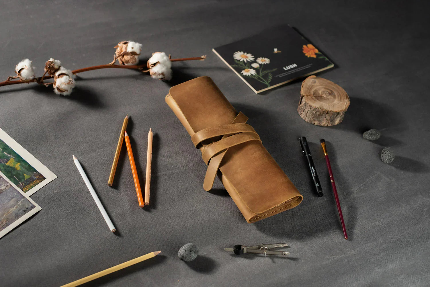 Leather Brush Roll Organizer – Waxed Matte Leather for Brushes & Tools