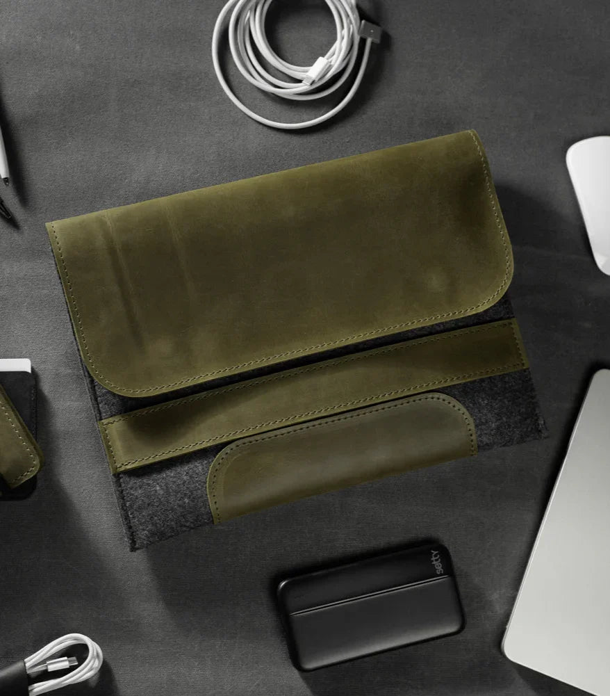 Waxed Matte Leather & Wool Macbook Holder
