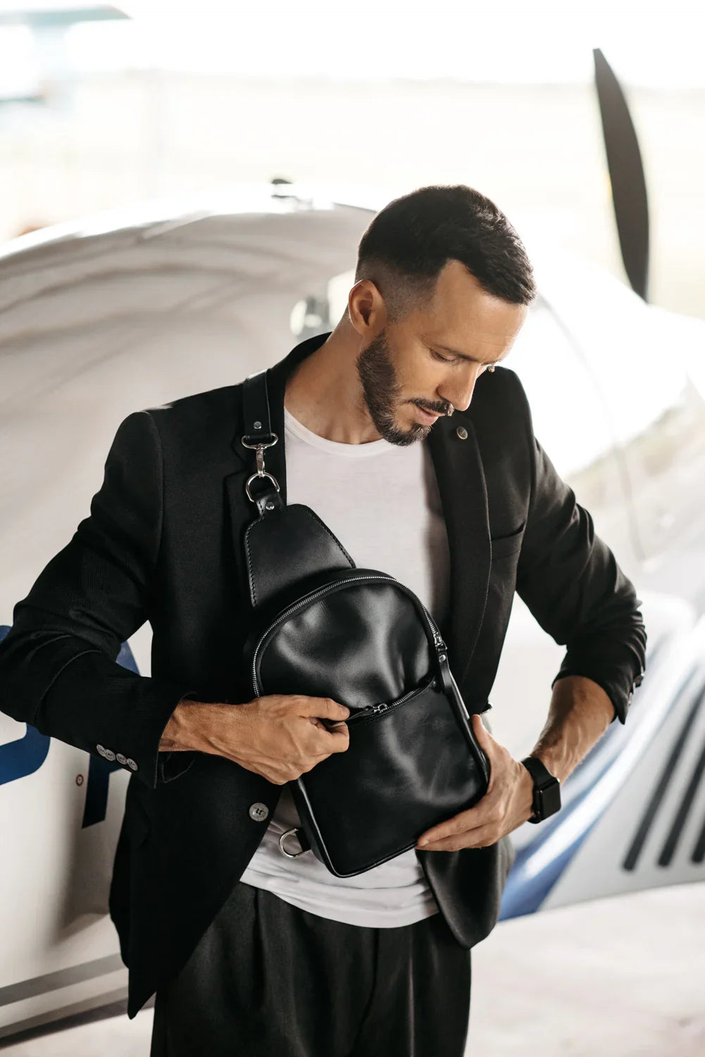 Smooth Leather Sling Bag – Everyday Men’s Crossbody