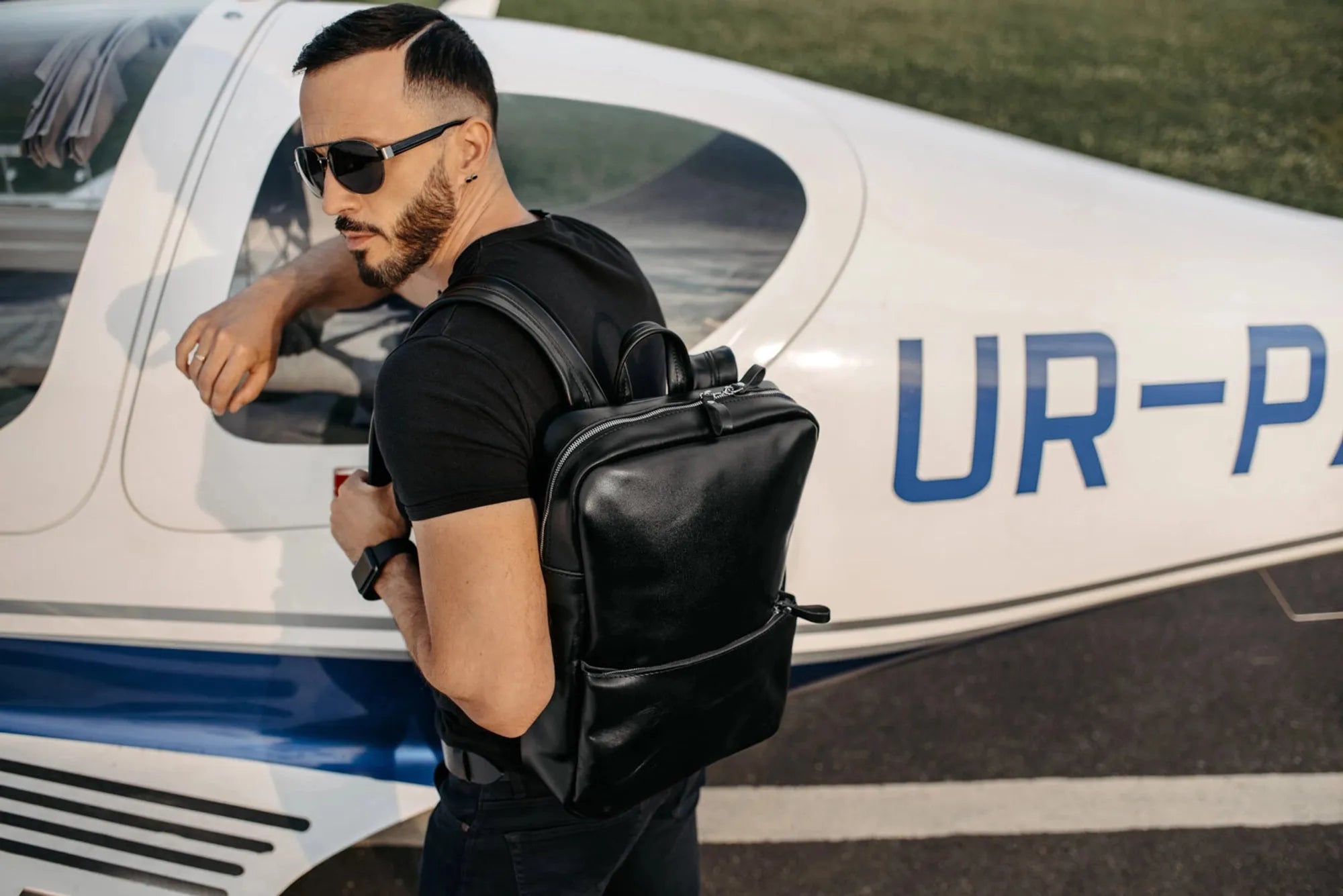 Leather Backpack for Laptop - Nomad | Black - Wenderfarer