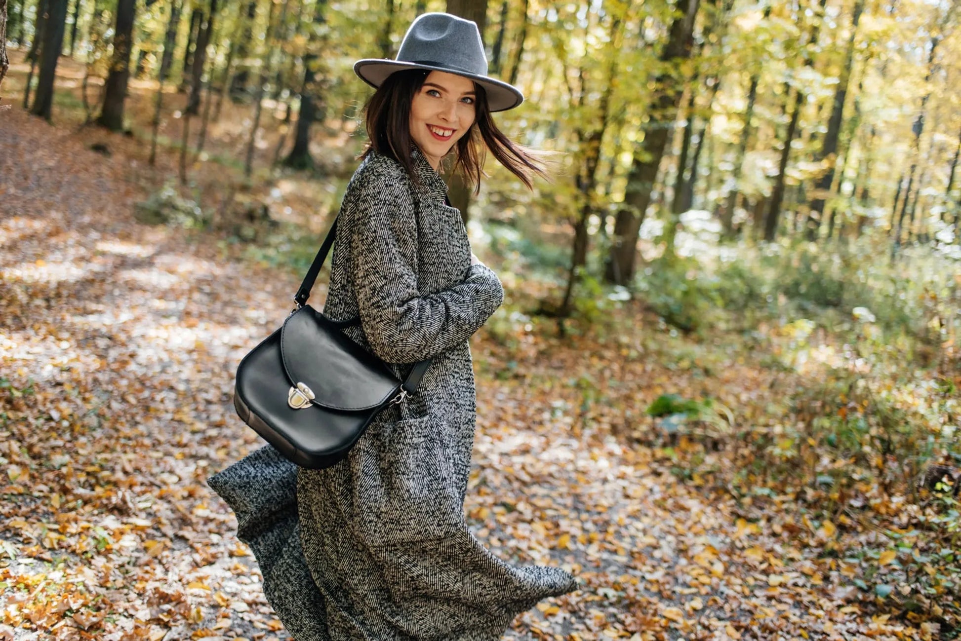 Women's Leather Crossbody Bag - Blossom | Smooth Black - Wenderfarer