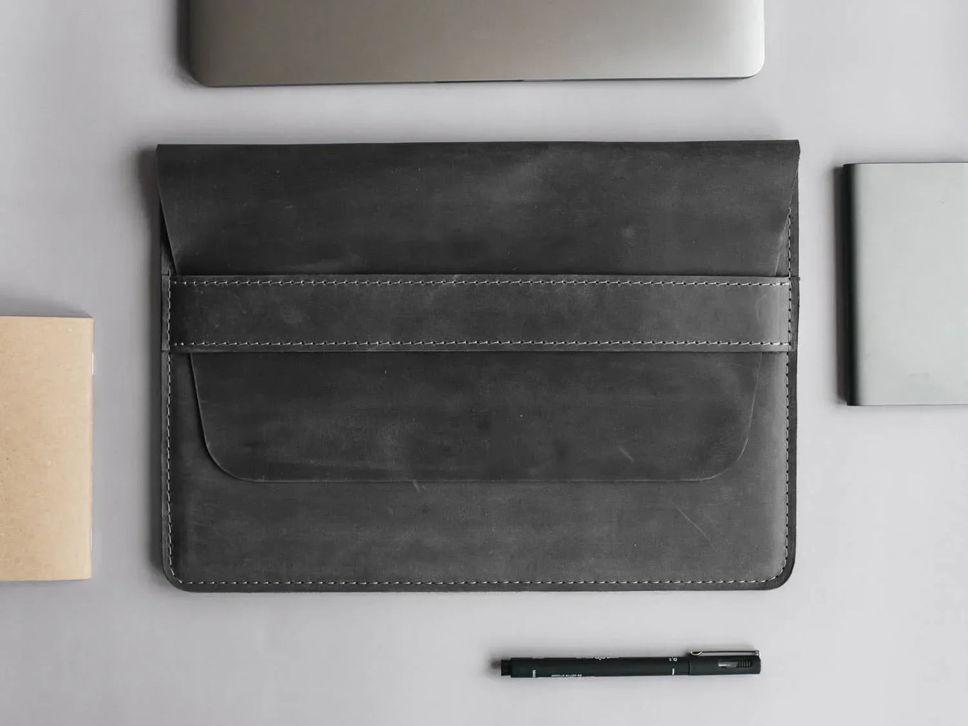 Distressed Leather Laptop Sleeve for MacBook – Aesthetic & All Sizes