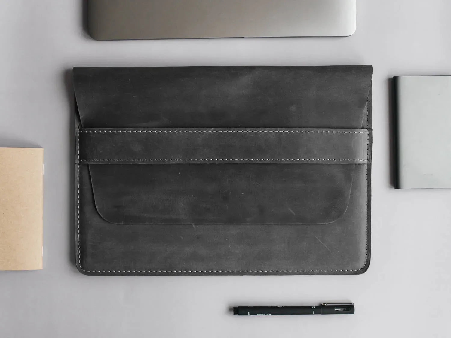 Distressed Leather Laptop Sleeve for MacBook – Aesthetic & All Sizes