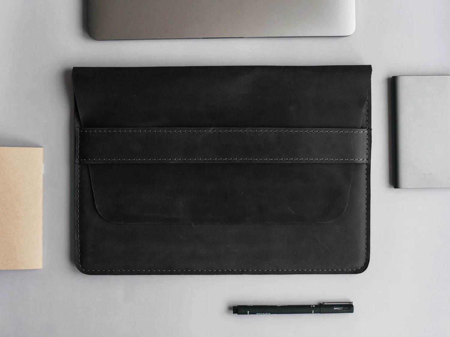 Distressed Leather Laptop Sleeve for MacBook – Aesthetic & All Sizes