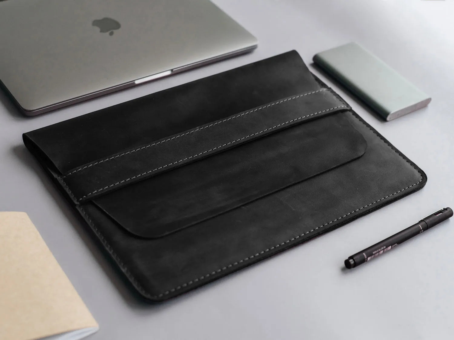Distressed Leather Laptop Sleeve for MacBook – Aesthetic & All Sizes