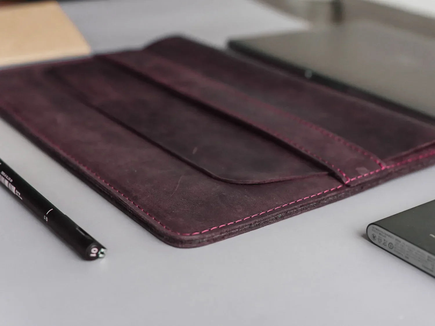 Distressed Leather Laptop Sleeve for MacBook – Aesthetic & All Sizes