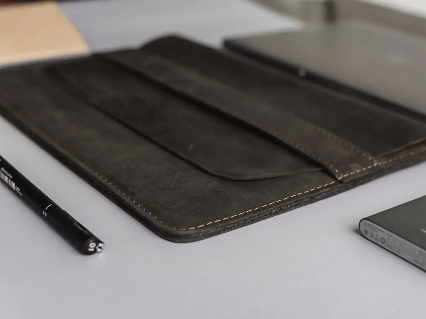 Distressed Leather Laptop Sleeve for MacBook – Aesthetic & All Sizes