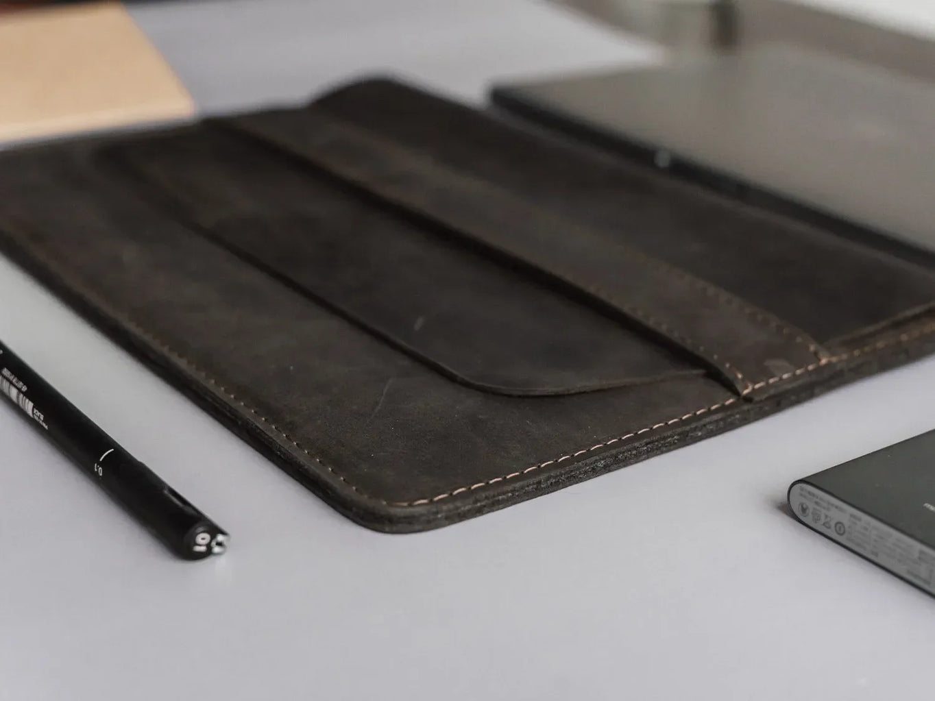 Distressed Leather Laptop Sleeve for MacBook – Aesthetic & All Sizes