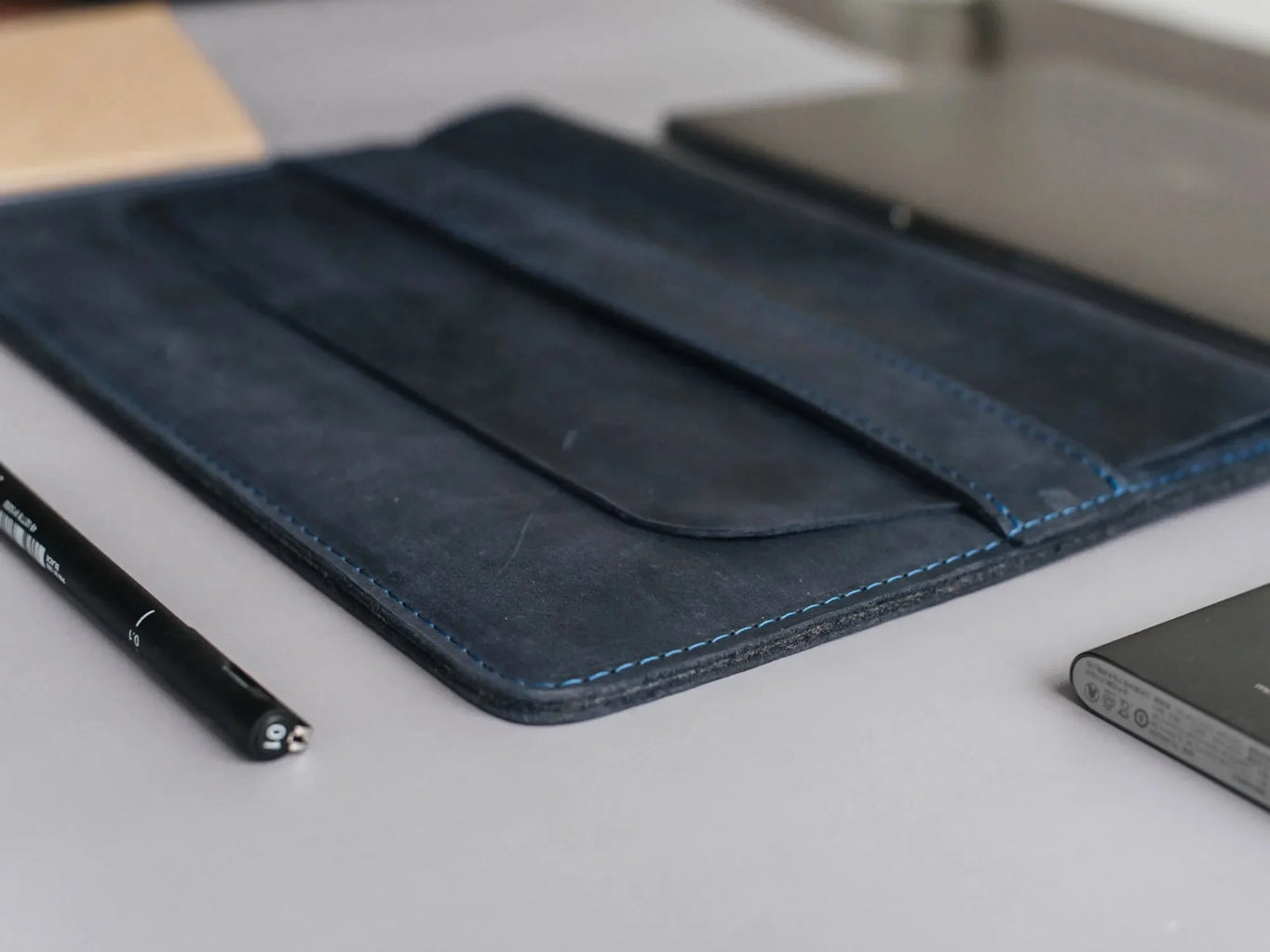 Distressed Leather Sleeve for Macbook - All sizes | Navy Blue - Wenderfarer