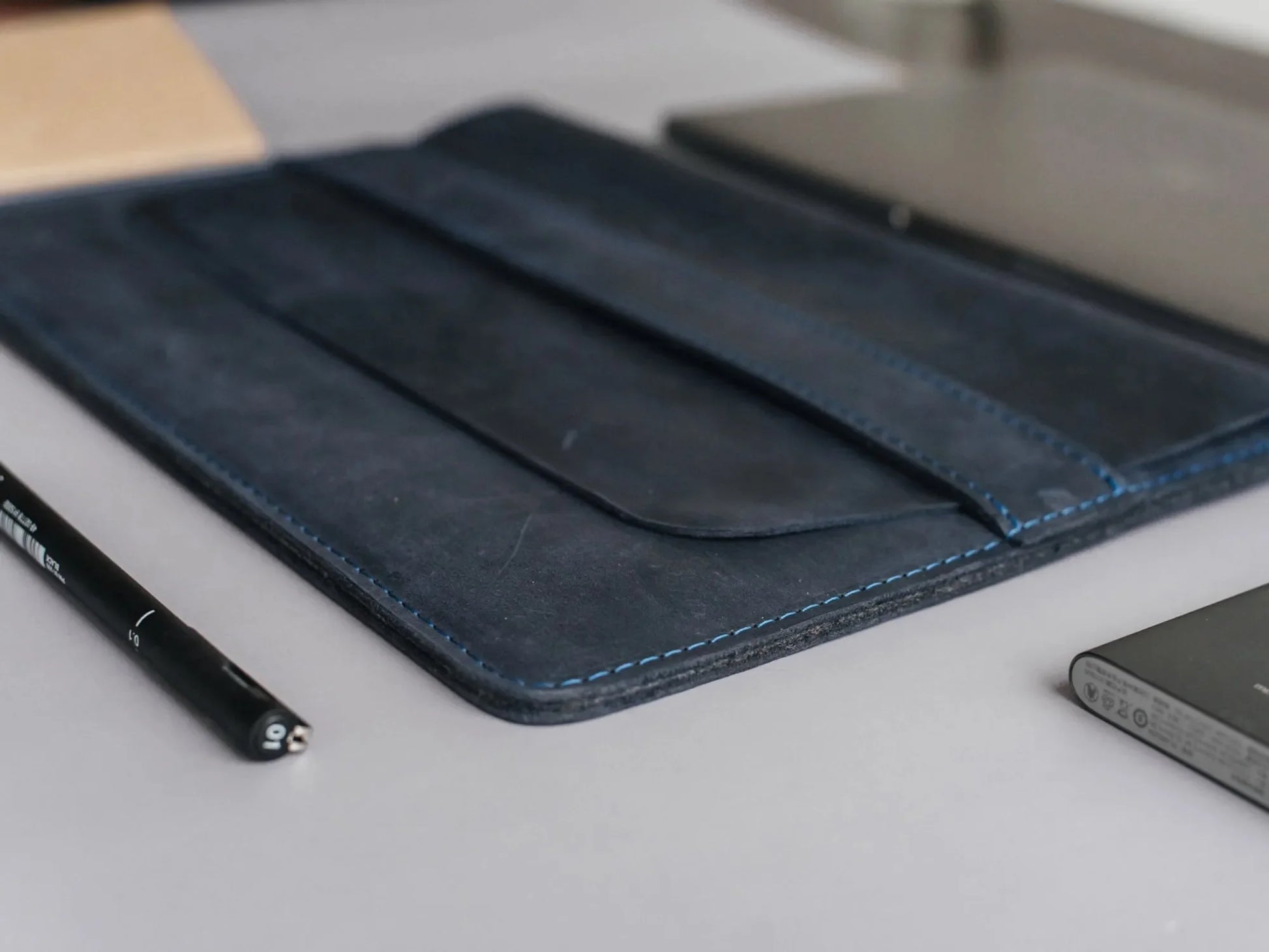 Distressed Leather Sleeve for Macbook - All sizes | Navy Blue - Wenderfarer