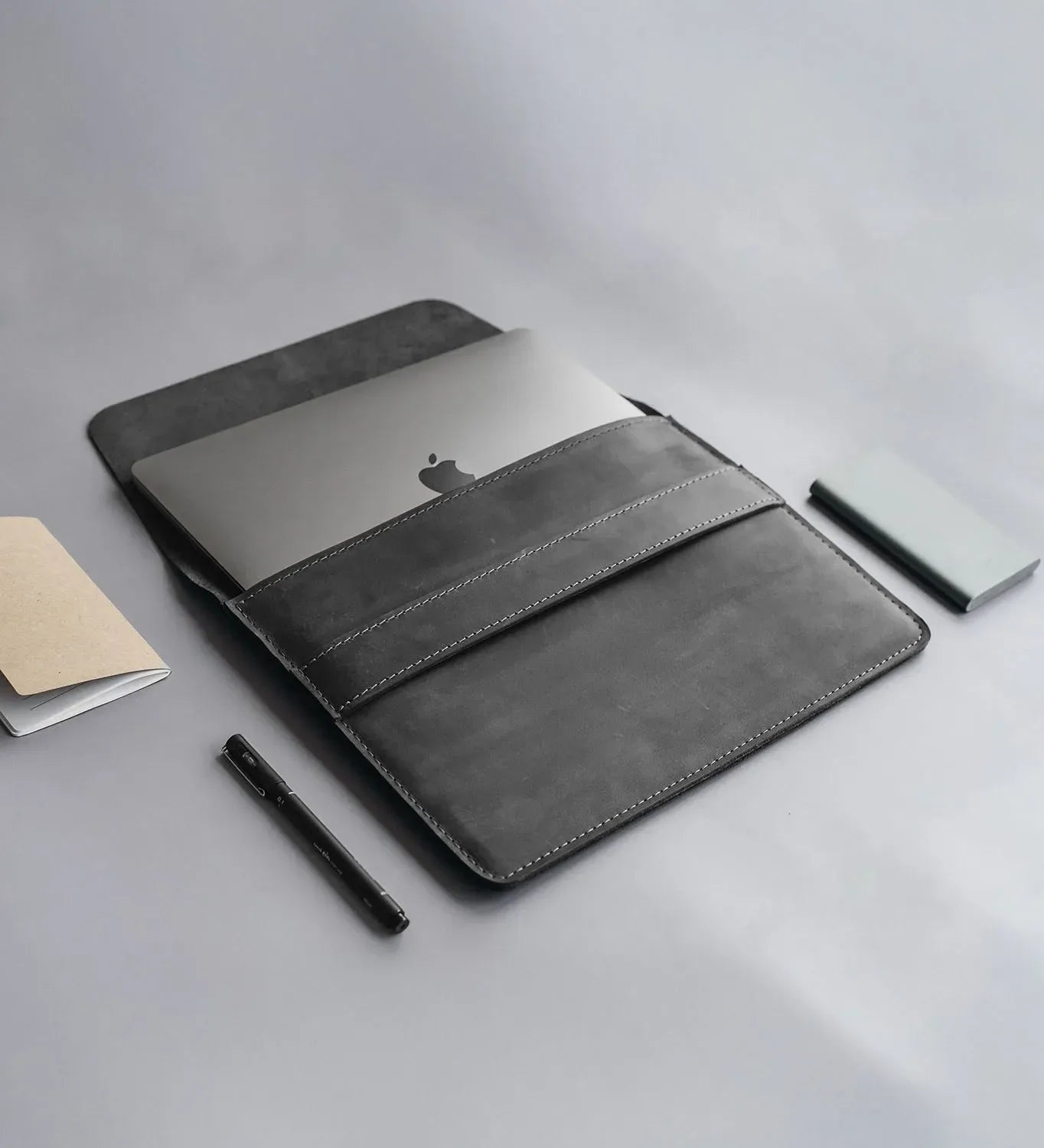 Distressed Leather Laptop Sleeve for MacBook – Aesthetic & All Sizes