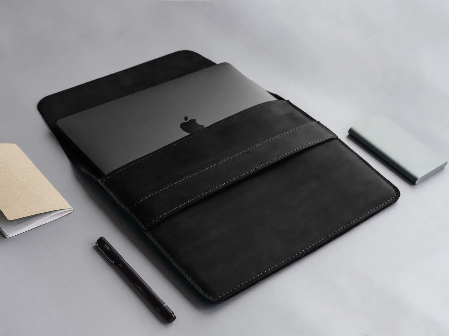 Distressed Leather Laptop Sleeve for MacBook – Aesthetic & All Sizes