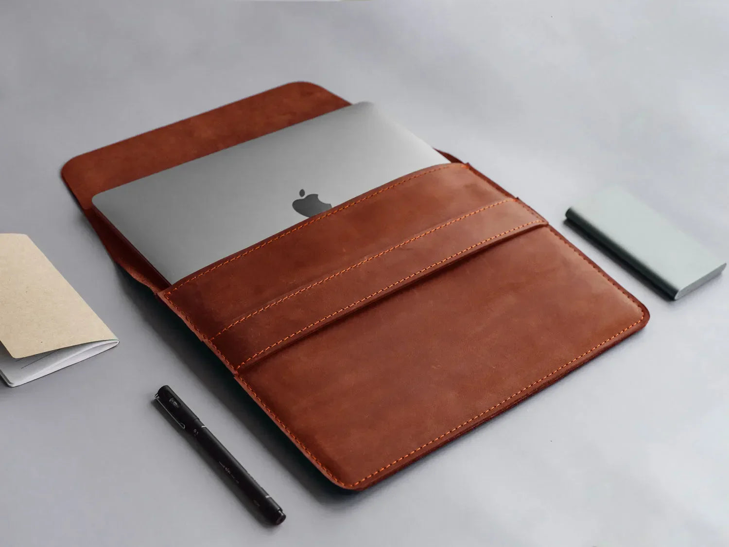 Distressed Leather Laptop Sleeve for MacBook – Aesthetic & All Sizes