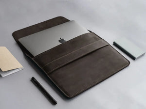 Distressed Leather Laptop Sleeve for MacBook – Aesthetic & All Sizes