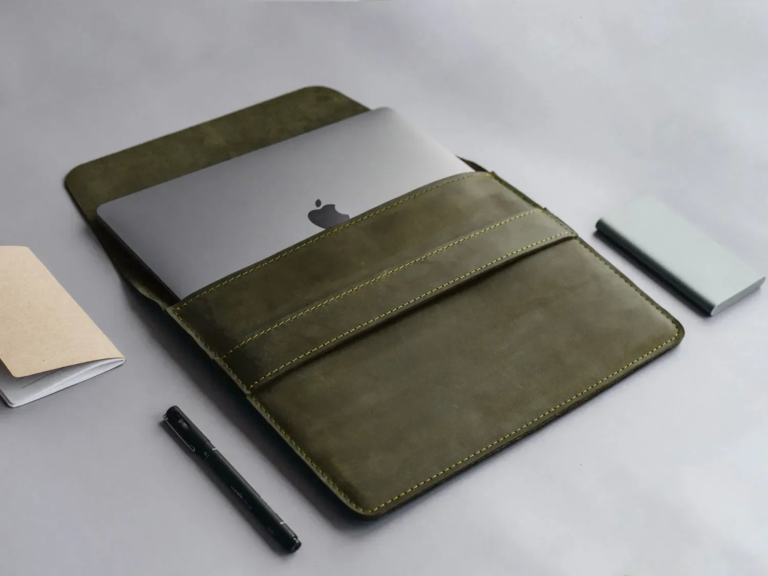 Distressed Leather Laptop Sleeve for MacBook – Aesthetic & All Sizes