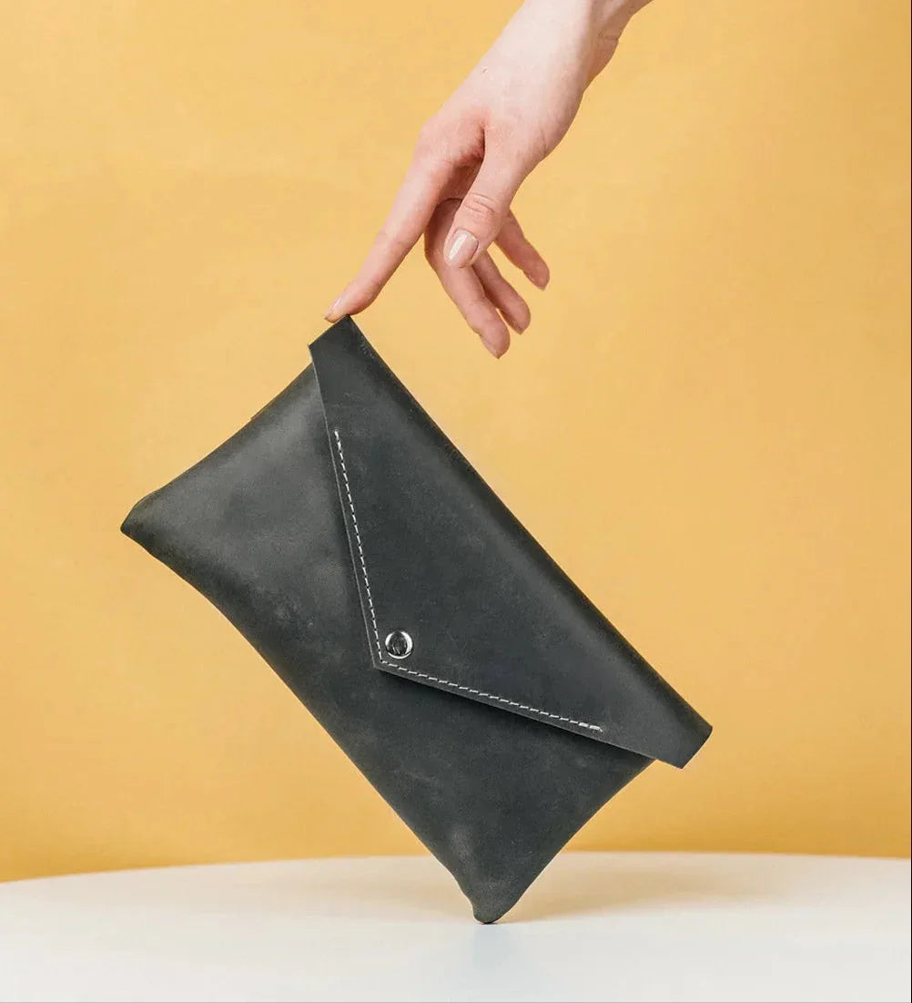 Convertible Leather Waist Bag – Women's Crossbody & Belt Pouch