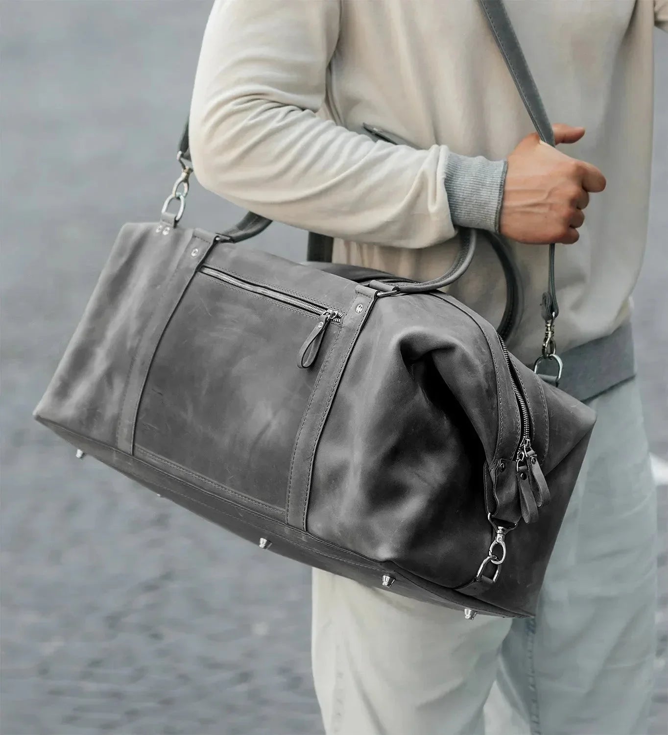 Handmade Distressed Leather Duffel – Travel Bag for Men | Stout M/L