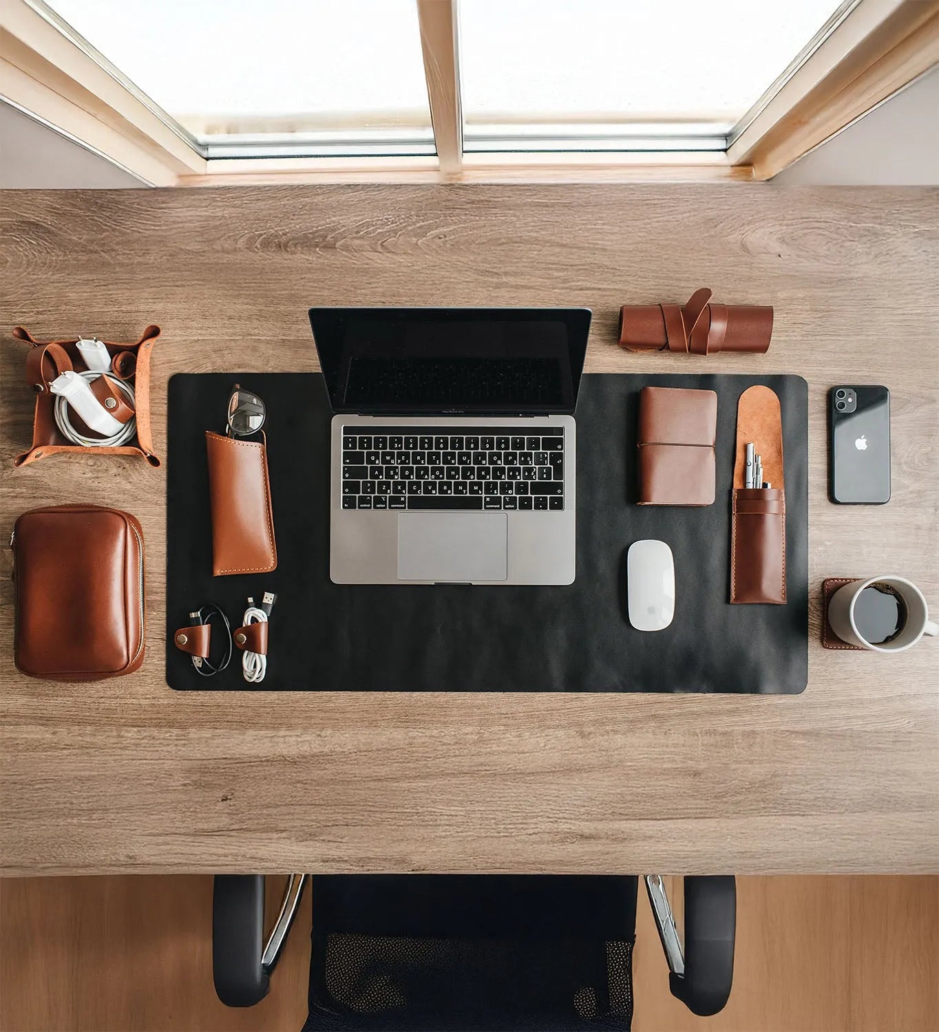 Premium Smooth Leather Desk Mat – Laptop & Mouse Surface