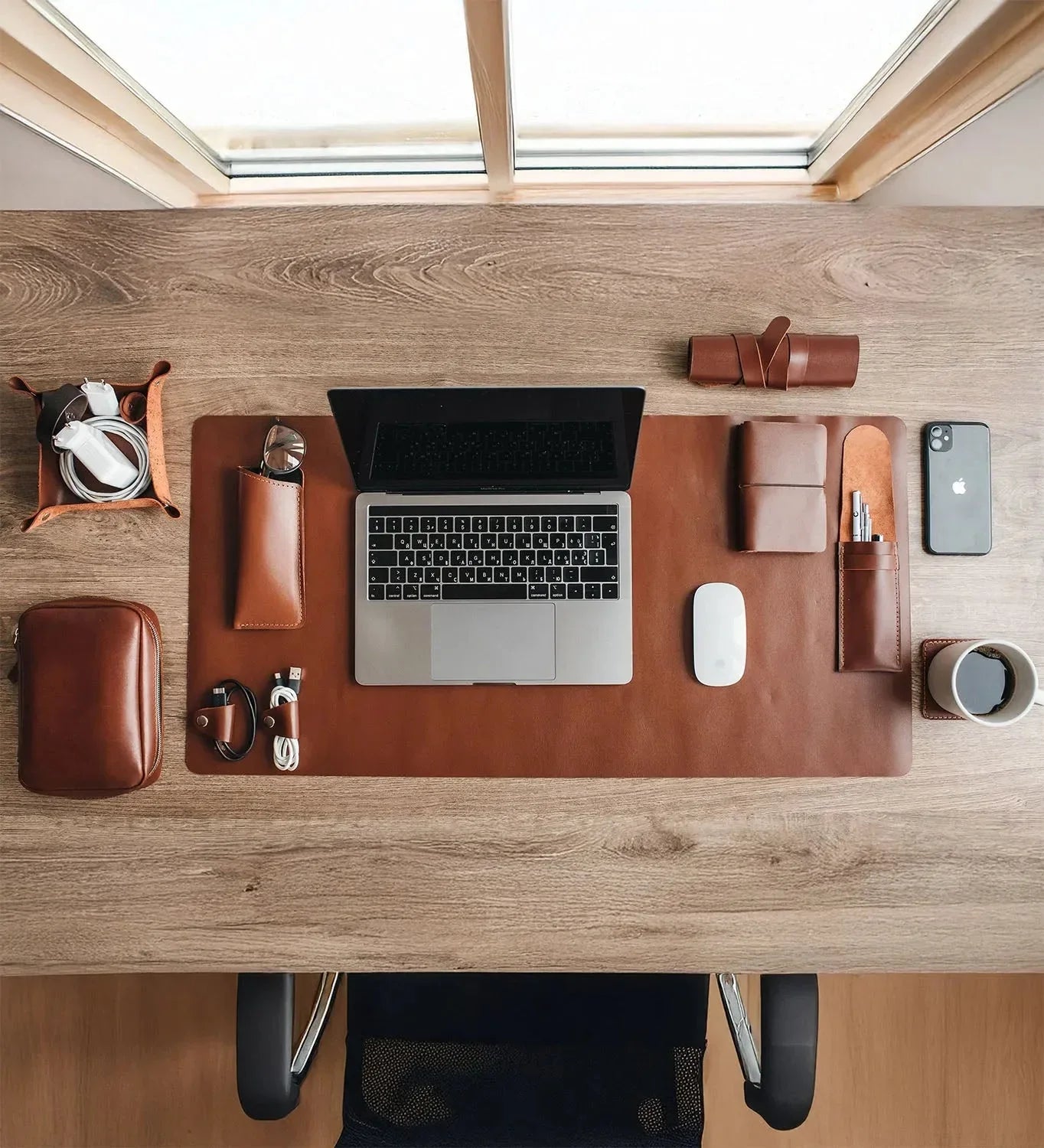 Premium Smooth Leather Desk Mat – Laptop & Mouse Surface