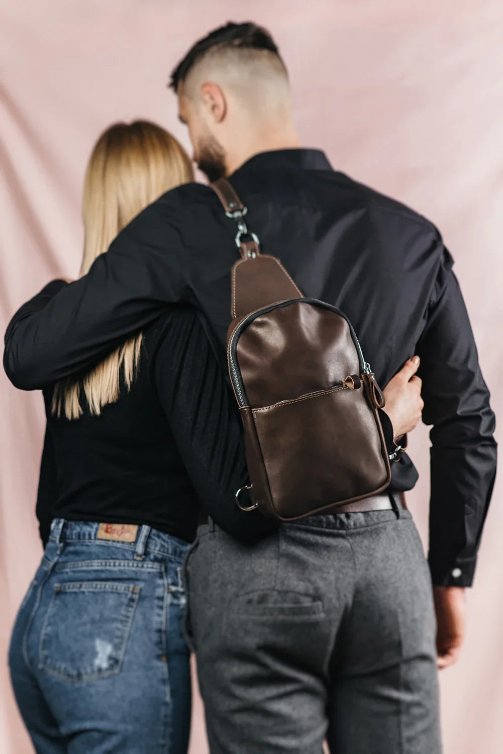 Smooth Leather Sling Bag – Everyday Men’s Crossbody