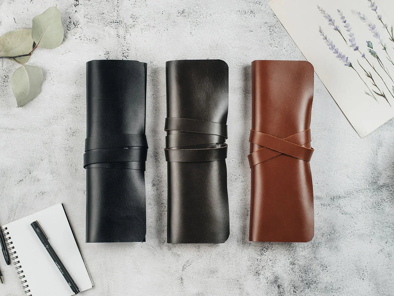 Smooth Leather Brush Roll – Compact Organizer for Brushes & Tools