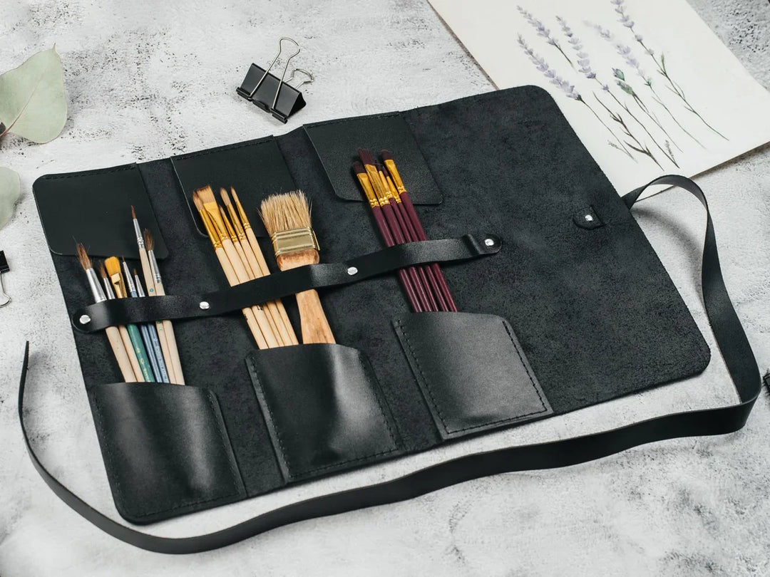 Smooth Leather Brush Roll – Compact Organizer for Brushes & Tools