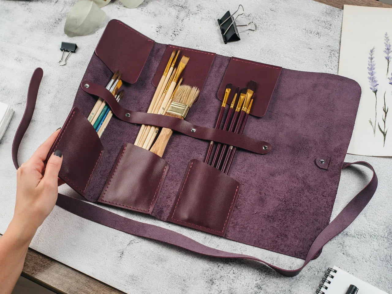 Smooth Leather Brush Roll – Compact Organizer for Brushes & Tools